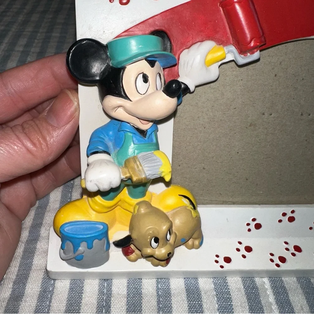 WALT DISNEY CO RESIN 5.5